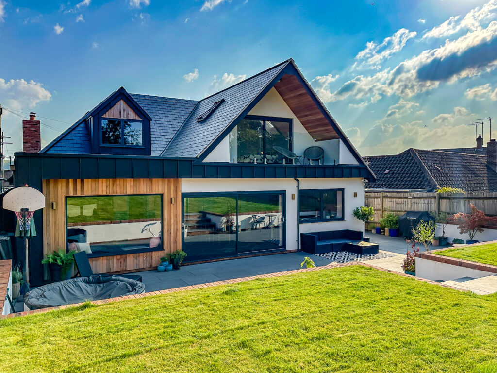 A Plus Aluminium Helps Transform 1930s Bungalow